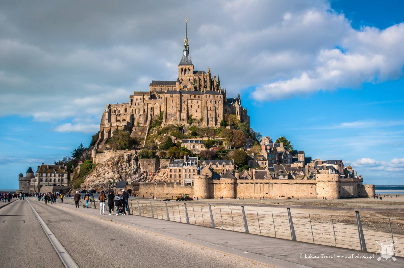 Mont SaintMichel (Francja) sanktuarium na skalnej wyspie